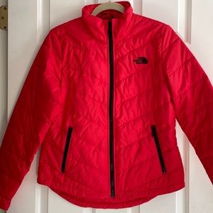 THE NORTH FACE red puffer jacket in size S